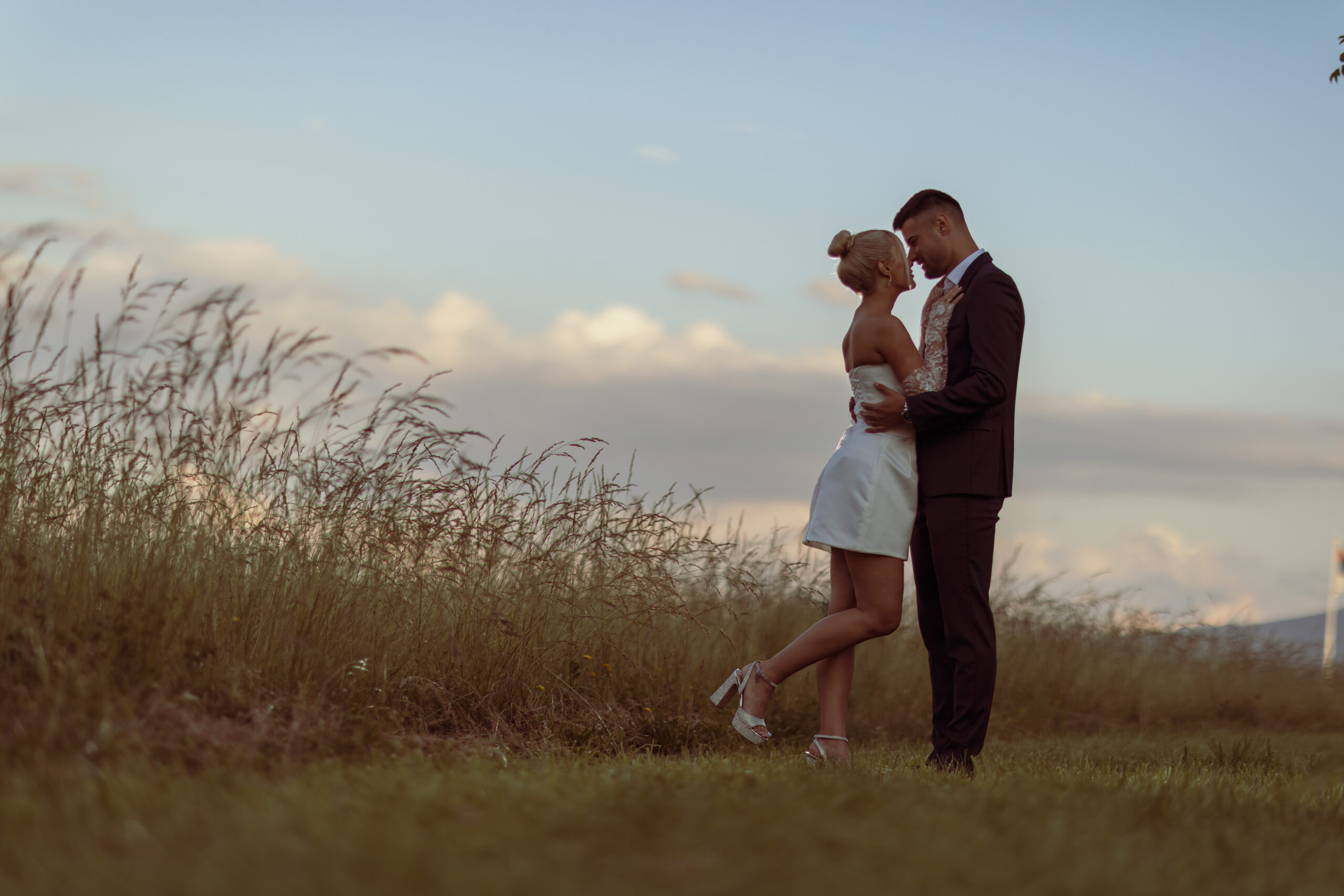 Momentaufnahmen – Candid moments
Hochzeitsalbum – Wedding album
Hochzeitsreportage – Wedding reportage
Brautpaarshooting – Bridal couple shoot
Hochzeitsfeier – Wedding celebration
Hochzeitsfotograf – Wedding photographer.