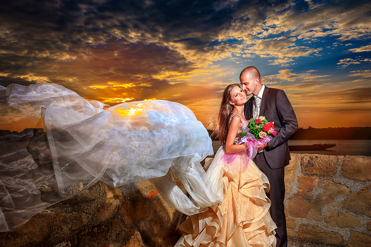 Braut und Bräutigam
Brautvorbereitungen
Brautporträts im Freien
Hochzeitsportraits
Glamouröse Brautfotografie
Romantische Brautfotos
Natürliches Braut-Shooting